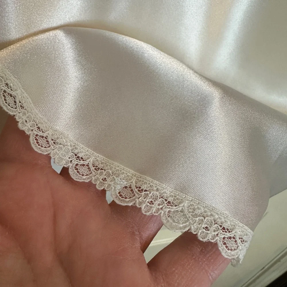 Vintage Lady Manhattan cream Lace‎ Trim Full Slip Size M USA Pin Up Sexy
